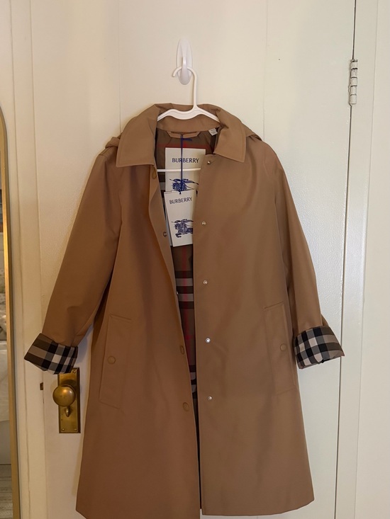 Burberry Jackets & Blazers - Burberry Tan Women’s Trench Coat with Signature Check Cuffs - NWT